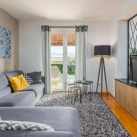 Maria Villanova Guest house 4*