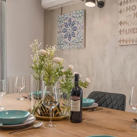 Maria Villanova Guest house 4*