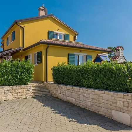 Maria Villanova Guest house 4*